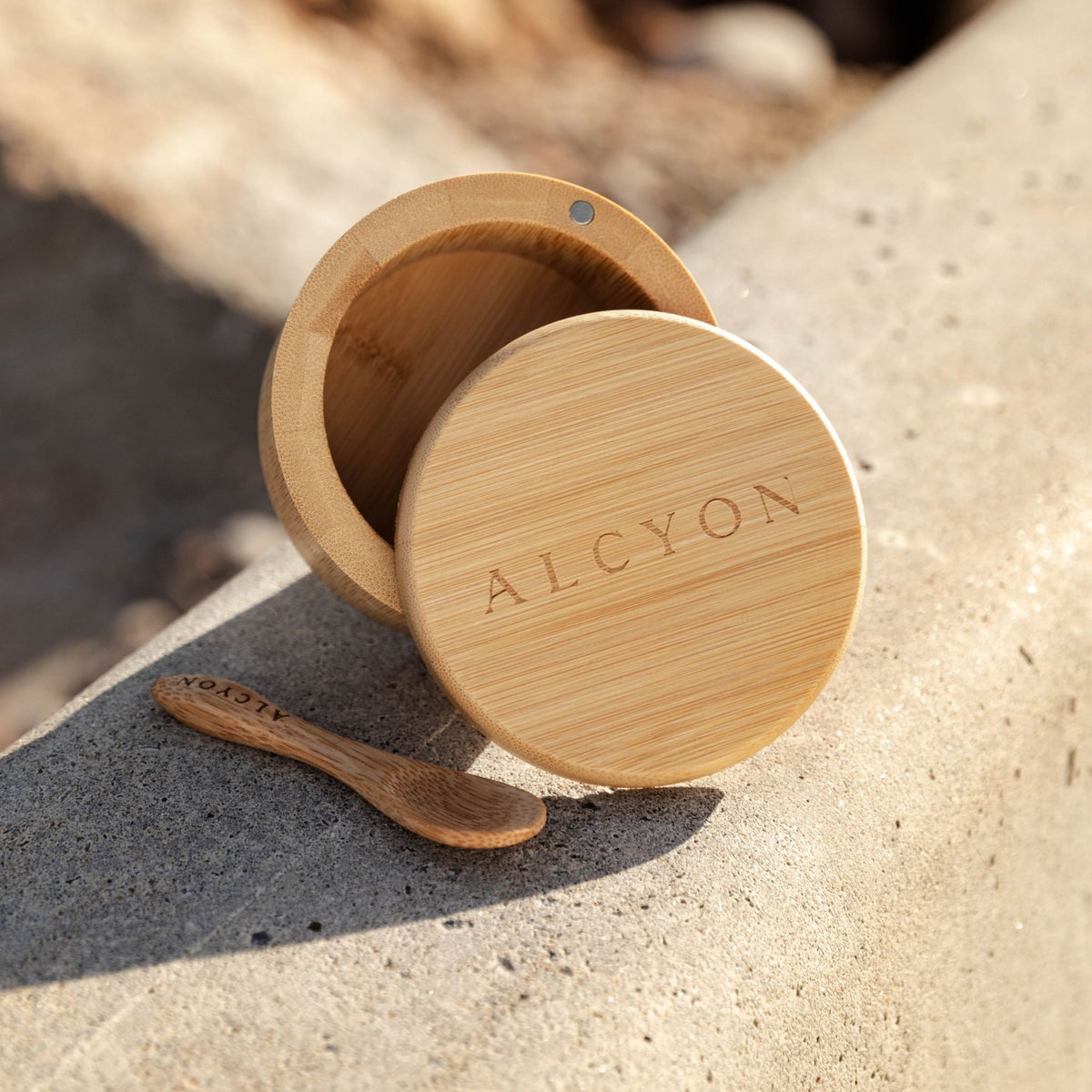Main de sel et cuillère en bois (sel non inclus)
